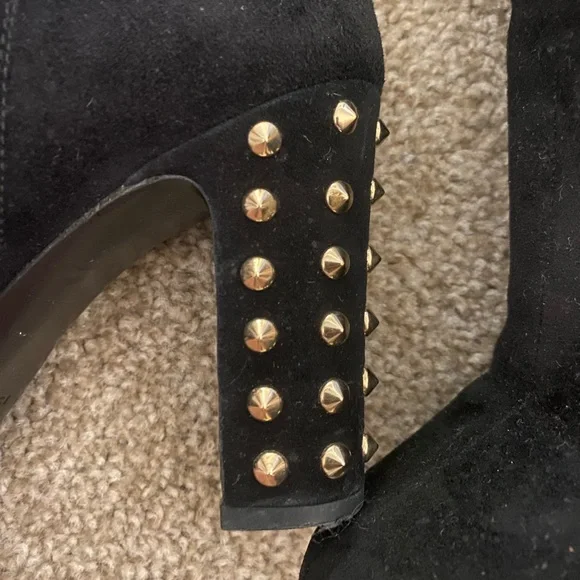 Gucci Black Suede Booties with Gold Studs, size 7.5 - Picture 3 of 9